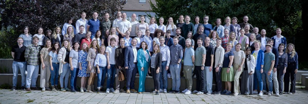 Gruppenfoto des Lehrerkollegiums im Schuljahr 2025/2026
